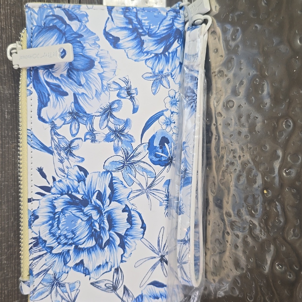 Betsey Johnson Blue/Multi XOPIXIE Floral Wallet NWT - Picture 2 of 5